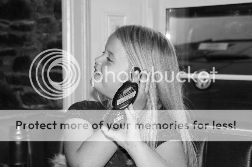 IMAGE: http://i883.photobucket.com/albums/ac37/gee_407/Robins%2040th/IMG_7473_zps32b9fe50.jpg